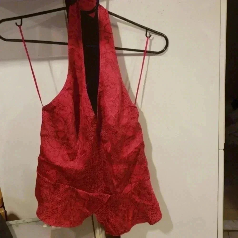 Guess top
